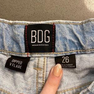 UO BDG Dipped V Flare — 26